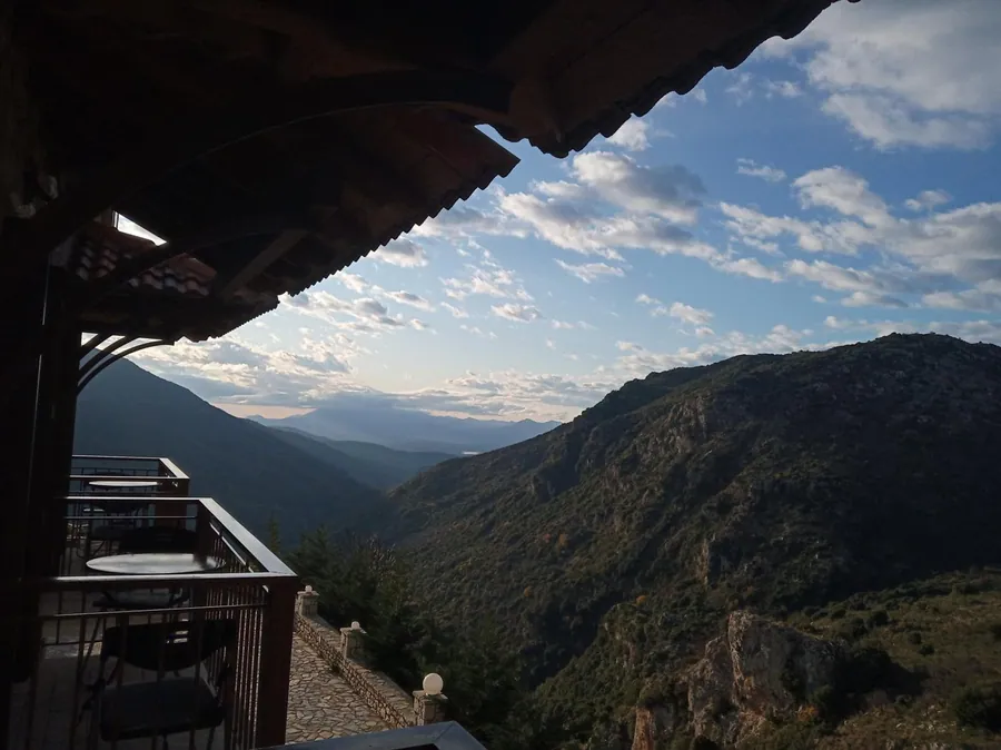 Το φαράγγι από το μπαλκόνι